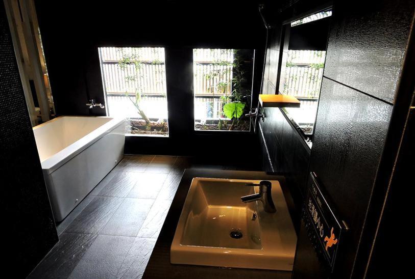 Roppongi Motel - Dalian Pingtung Extérieur photo