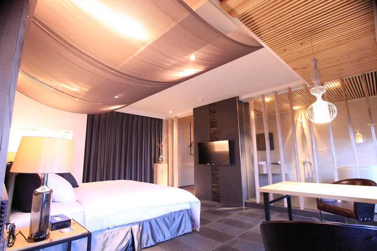 Roppongi Motel - Dalian Pingtung Extérieur photo